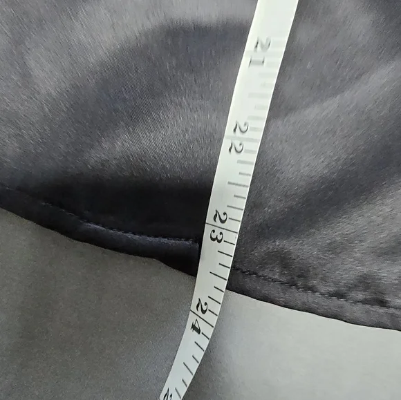 Sexy, elegant and Feminine Tom Ford Black Satin Blouse with bow, Sz XXS - Picture 11 of 11